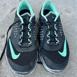 Nike tennis shoes
